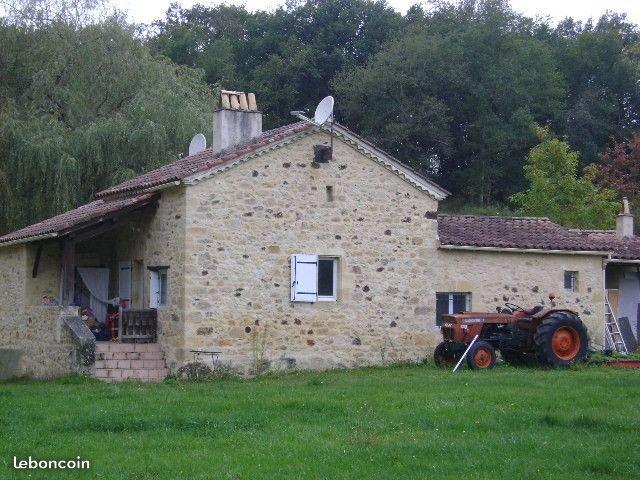 Huis te koop in&nbsp;PAULHIAC 47150 Lot-et-Garonne Aquitaine Frankrijk: Woonhuis met een terrein van 80232 m2. Indeling: 11 vertrekken, 6 slaapkamers, 1 badkamer en een woonoppervlakte van 220 m2....