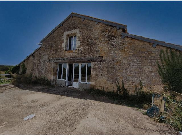 Huis te koop in L’HERMENAULT 85570 Vendée Pays de la Loire France: Woonhuis met een terrein van 2299 m2. Indeling: 6 vertrekken, 1 badkamer en een woonoppervlakte van 700 m2....