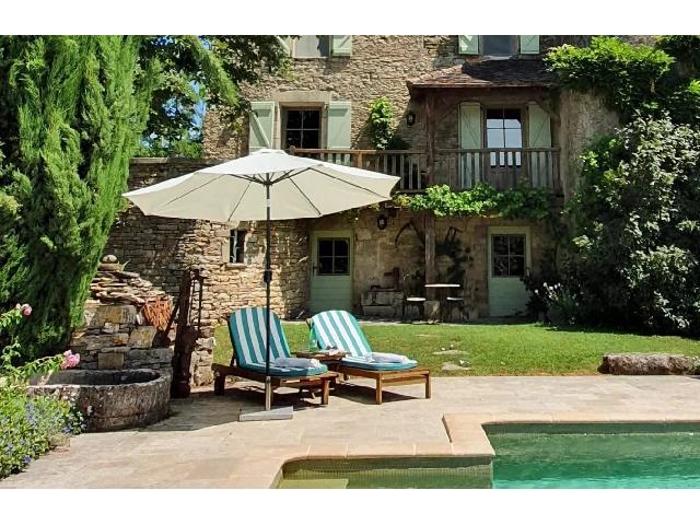 House for sale CAJARC 46160 Lot Midi-Pyrénées France: Remarkable and unusual 15th-century manor house. Love at first sight awaits you in this charming manor house which has all the qualities of a château!<br />
<br />
As soon as you enter via the lovely front doo...