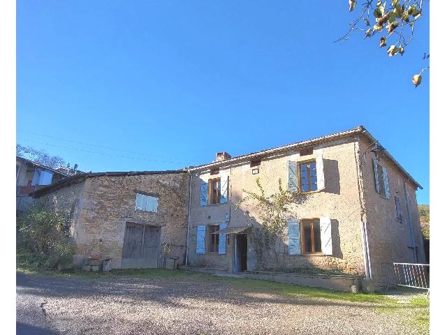 Maison &agrave; vendre &agrave;&nbsp;CASTELNAU-DE-MONTMIRAL 81140 Tarn Midi-Pyrénées France: Projet de renovation dans un hameau calme. Maison à rénover sur 140 m² de surface habitable et 350 m² de dépendances dont 180 m² sont attenantes et pourraient être aménagés (sous réserve des...
