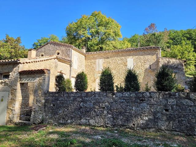 House for sale NÉRAC 47600 Lot-et-Garonne Aquitaine France: Charming country stone house with tennis court, pool and land. Very pleasant stone house of approx. 200 m², set in 7.4 ha of partly wooded grounds with tennis court and swimming pool, located between...