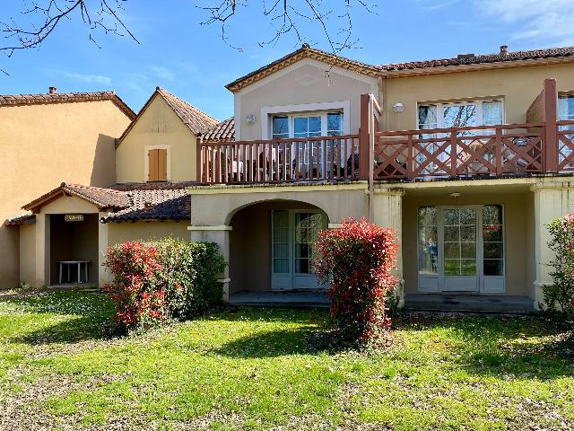 House&nbsp;for sale&nbsp;MONFLANQUIN 47150 Lot-et-Garonne Aquitaine France: Apartment within walking distance of Monflanquin's bastide. Come and discover this holiday home nestling in lush green grounds and within walking distance of the bastide of Monflanquin, classed among ...
