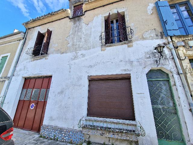 Huis te koop in&nbsp;LAUZUN 47410 Lot-et-Garonne Aquitaine Frankrijk: Huis om te renoveren, bol van potentieel! EXCLUSIEF BIJ BEAUX VILLAGES! Dit bedrieglijk grote huis wacht op iemand die er weer een woning van kan maken, of eventueel 2 appartementen (onder voorbehoud ...