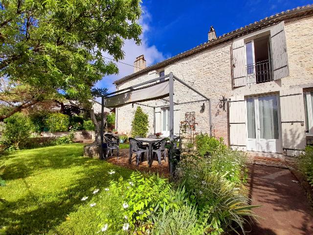 House&nbsp;for sale&nbsp;ISSIGEAC 24560 Dordogne Aquitaine France: Authentic stone cottage with attached apartment for rental. This pretty village house is oozing with traditional charm; featuring old stone walls and arched openings, niches, nooks and beamed ceilings...