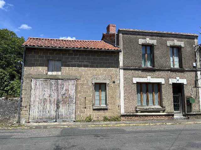 Haus&nbsp;zu verkaufen in&nbsp;LATHUS ST REMY 86390 Vienne Frankreich. Dorfanwesen mit 4 Schlafzimmern zum Renovieren, mit großem Potenzial. EXKLUSIV BEI BEAUX VILLAGES! Obwohl hier einige Modernisierungsarbeiten durchgeführt werden müssen, hat dieses Anwesen großes ...