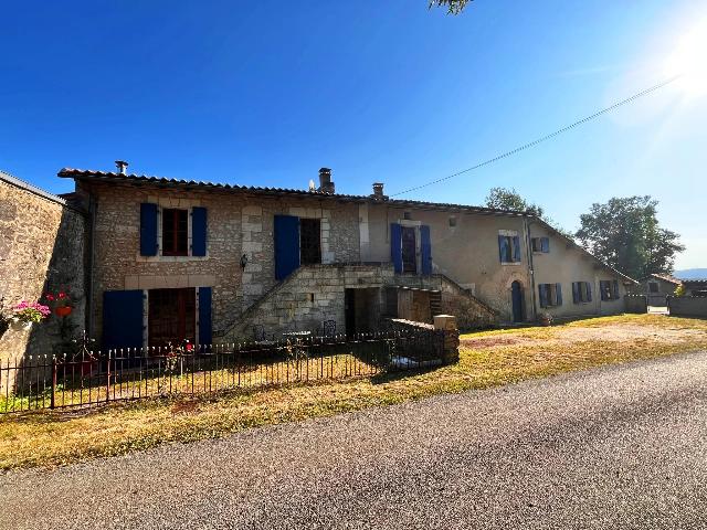 House&nbsp;for sale&nbsp;CHERVAL 24320 Dordogne Aquitaine France: Charming stone property with guest house, swimming pool and jacuzzi! Beautiful stone property with guest house, heated swimming pool and a jacuzzi! <br />
<br />
The main house offers a large characterful recep...