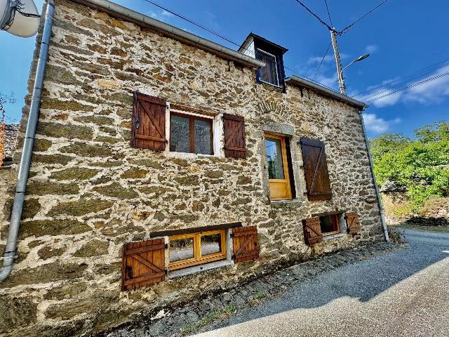 House for sale LA SALVETAT-PEYRALÈS 12440 Aveyron Midi-Pyrénées France: Exclusive Stone Retreat in the Heart of Tranquil Countryside. EXCLUSIVE TO BEAUX VILLAGES!<br />
Welcome to this charming stone house located in a peaceful hamlet in the heart of Aveyron. This property off...
