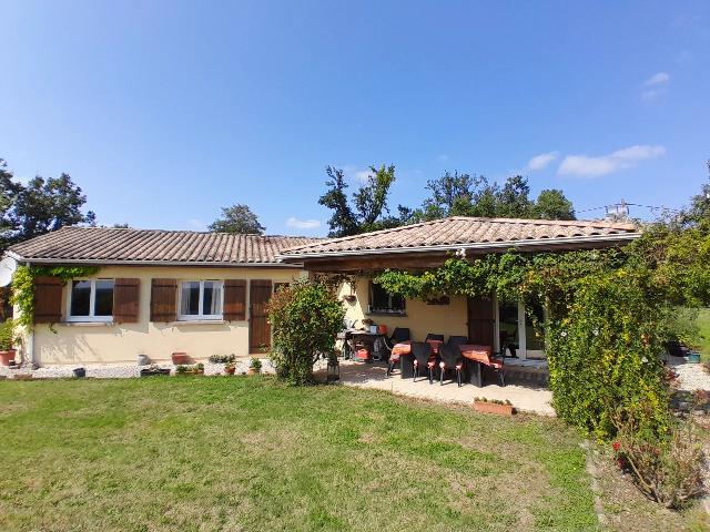 House&nbsp;for sale&nbsp;MONTGUYON 17270 Charente-Maritime Poitou-Charentes France: Deceptively spacious house with fabulous views. EXCLUSIVE TO BEAUX VILLAGES! This modern house, built in 2004, is situated close to the thriving town of Montguyon and all its amenities. Located only 4...