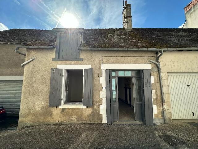 Huis te koop in&nbsp;LA TRIMOUILLE 86290 Vienne Poitou-Charentes Frankrijk: Woonhuis met een terrein van 205 m2. Indeling: 4 vertrekken, 2 slaapkamers, 1 badkamer en een woonoppervlakte van 57 m2....