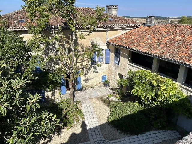 House&nbsp;for sale&nbsp;VILLEBOIS-LAVALETTE 16320 Charente Poitou-Charentes France: Enchanting 5-bed Character Property in Amazing Location. Situated overlooking the rooftops and adjacent to the Chateau in this sought-after village sits this amazing family home arranged over 3 floors...