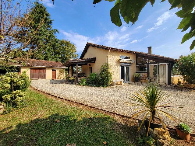Huis te koop in&nbsp;LALINDE 24150 Dordogne Aquitaine Frankrijk: Prachtig open huis in prachtige tuinen. Dit mooie pand ligt in een prachtig gehucht dicht bij Lalinde, een bloeiende marktstad aan de oevers van de rivier de Dordogne. Met zijn ligging aan de rand van...