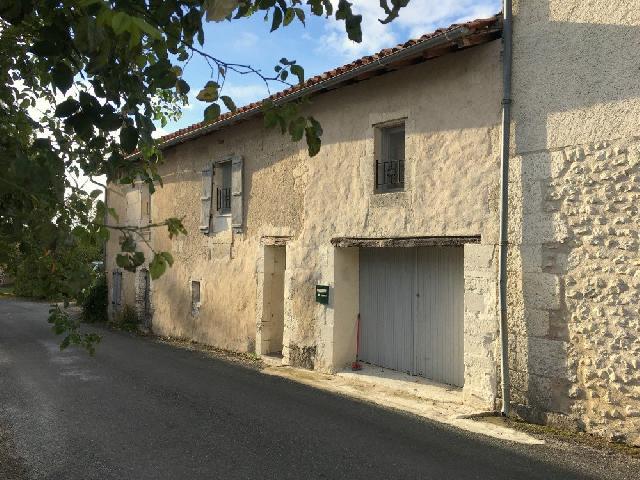 House&nbsp;for sale&nbsp;ALLEMANS 24600 Dordogne Aquitaine France: Fully renovated village home with manageable gardens. This property has been the subject of a full renovation program and now offers extremely well presented 3 bed, 2 bath accommodation (161m²) havin...