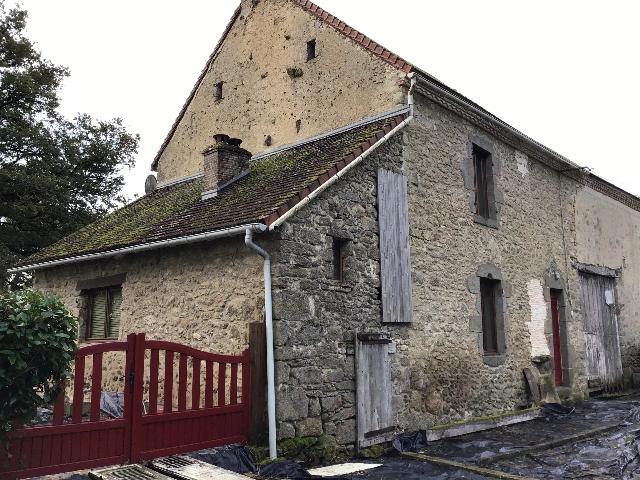 Maison &agrave; vendre &agrave;&nbsp;SAINT-LÉGER-MAGNAZEIX 87190 Haute-Vienne Limousin France: Maison de Campagne dans hameau. Cette maison seule et rénovée se trouve dans un hameau dans la commune de St Leger Magnaziex avec ses petites commerces, bars/restos. Elle se trouve à 15 minutes des...
