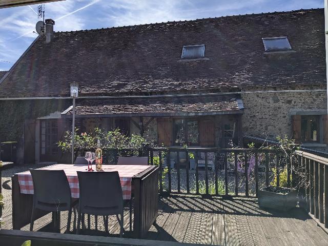 Haus&nbsp;zu verkaufen in&nbsp;THOLLET 86290 Vienne Frankreich. Entzückendes charaktervolles Cottage mit 3 Schlafzimmern in der Vienne. Dieses charmante Longère liegt in einem kleinen Weiler. Alle Wohnräume befinden sich im Erdgeschoss. Dieses Anwesen bietet ei...