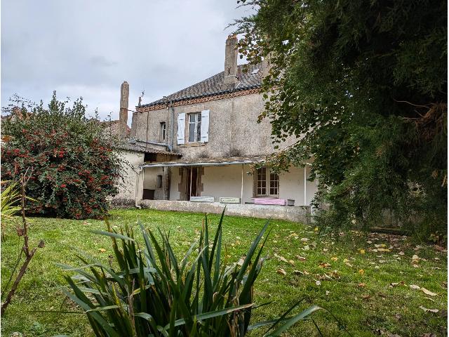House&nbsp;for sale&nbsp;LUSSAC-LES-ÉGLISES 87360 Haute-Vienne Limousin France: Elegant 4 bedroom property for updating. This spacious family home has a huge amount of potential. <br />
<br />
In need of updating, on the ground floor you will find a dining / living room, kitchen and a furt...