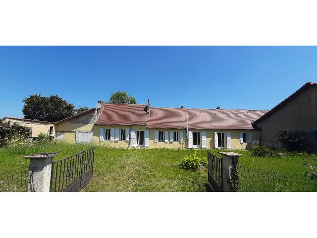 House&nbsp;for sale&nbsp;SAINT-LAURENT-DES-VIGNES 24100 Dordogne Aquitaine France: 4 Bed period Perigourdine house with outbuildings close to Bergerac. Set in a quiet country location with views across the Monbazillac vineyards. The large commercial centre of Bergerac is just a coup...