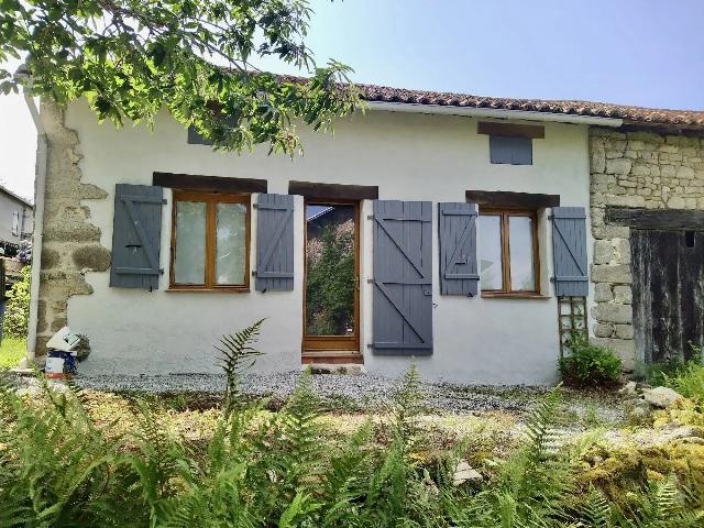 House for sale BLOND 87300 Haute-Vienne Limousin France: A charming cottage to renovate internally to your choice. EXCLUSIVE TO BEAUX VILLAGES! How lovely is this house, set within a very pretty and well cared for hamlet.<br />
<br />
The owners have finished all the...