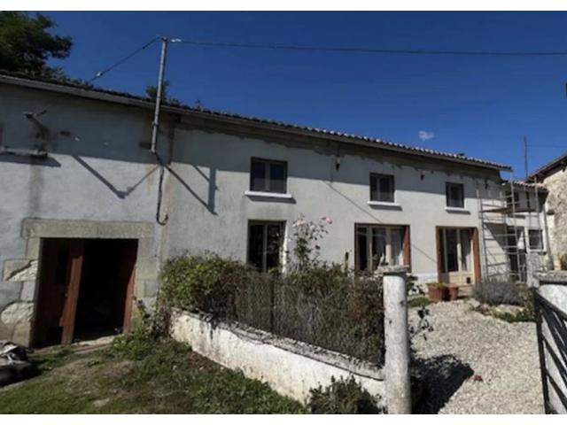 House for sale CAUNAY 79190 Deux-Sèvres Poitou-Charentes France: Part-renovated Stone cottage with attached barns. This great value part-renovated stone property sits in 1657m of gardens in a quiet hamlet and is within easy reach of the market towns of Sauze vassal...