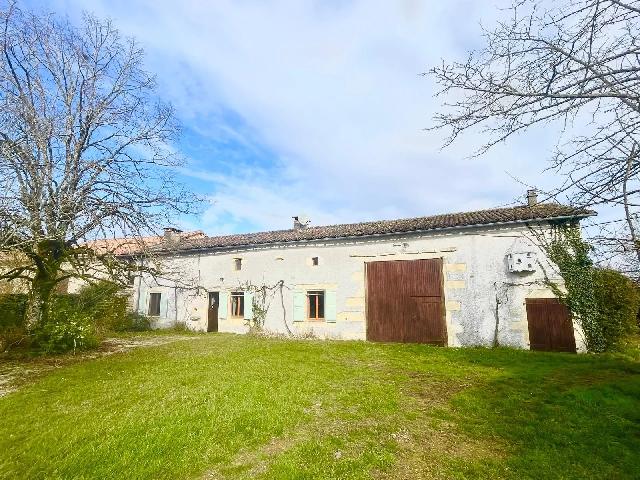 Haus&nbsp;zu verkaufen in&nbsp;SAUZÉ-VAUSSAIS 79190 Deux-Sèvres Frankreich. Ein Bauernhaus mit Anbau/Ferienhaus. EXKLUSIV BEI BEAUX VILLAGES! Dieses charaktervolle Bauernhaus liegt eingebettet in einem kleinen Dorf, ist von der N10 aus leicht zu erreichen und liegt verkehrsg�...