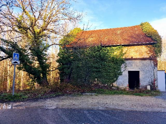 Haus zu verkaufen in DÉGAGNAC 46340 Lot Frankreich. Steinscheune zur Renovierung mit Grundstück und Bach – Dorfrand. Am Rande des malerischen Dorfs Dégagnac gelegen, bietet diese aus Stein gebaute Scheune ein spannendes Renovierungsprojekt mit dem ...