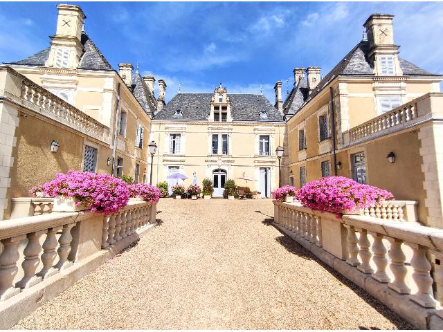 Apartment&nbsp;for sale&nbsp;LES FORGES 79340 Deux-Sèvres Poitou-Charentes France: 2 bedroom apartment in Chateau. EXCLUSIVE TO BEAUX VILLAGES ! Situated in the heart of the Deux-Sevres, this stunning duplex apartment has everything and comes ready to occupy for a holiday or a new p...