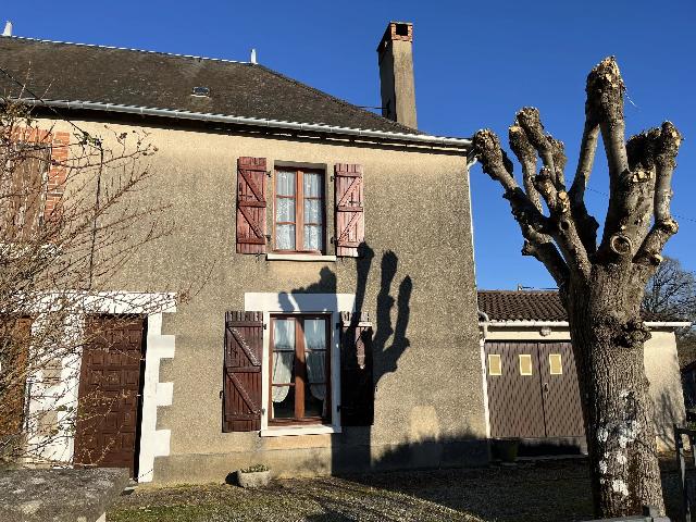 Huis te koop in&nbsp;LATHUS-SAINT-RÉMY 86390 Vienne Poitou-Charentes Frankrijk: 3 slaapkamer halfvrijstaand huis aan de rand van een mooi dorp. EXCLUSIEF VOORBIJ BEAUX VILLAGES! Dit mooie pand ligt aan de rand van een dorp, met een school, dokter, tandarts, mini-supermarkt en and...