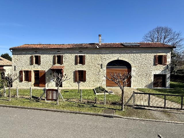 House&nbsp;for sale&nbsp;MARGUERON 33220 Gironde Aquitaine France: Charming Renovated Farmhouse with Pool in the Heart of the Gironde Vineyards. Nestled in a peaceful village, surrounded by vineyards and the rolling countryside of the Gironde, this elegant stone farm...