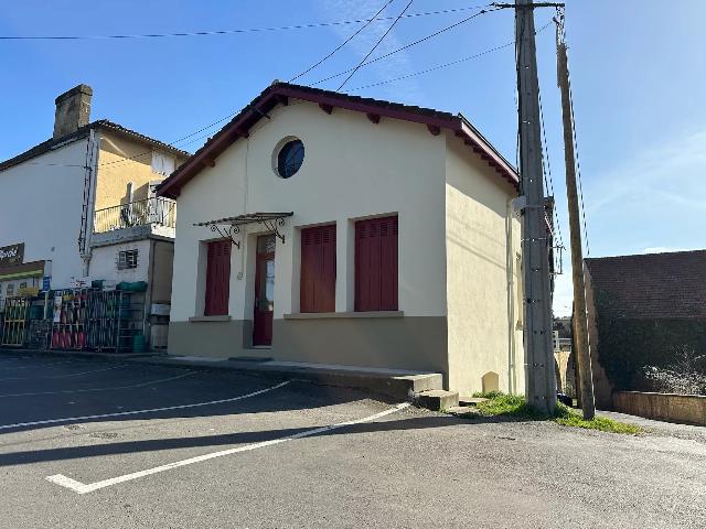 Maison &agrave; vendre &agrave;&nbsp;LALINDE 24150 Dordogne Aquitaine France: Maison de ville moderne à Port-de-Couze. EN EXCLUSIVITÉ! Cette maison de ville moderne, située au cœur de Port-de-Couze, offre un mode de vie nécessitant peu d'entretien et de belles vues sur le ...