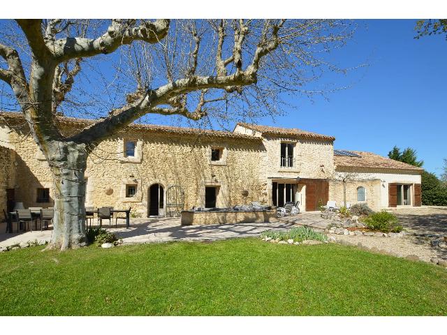 Huis te koop in LE THOR 84250 Vaucluse Provence Alpes Côte d'Azur France: Uitzonderlijk 17e-eeuws stenen pand nabij L'Isle-sur-la-Sorgue - Charme en authenticiteit in de Provence. Uitzonderlijk 17e-eeuws stenen pand nabij L'Isle-sur-la-Sorgue - Charme en authenticiteit in d...