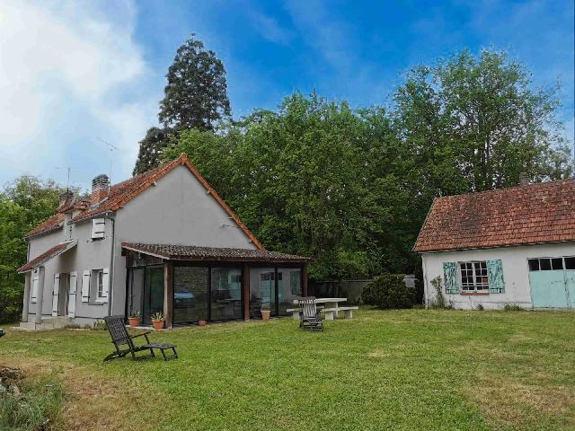 Huis te koop in TOURNON-SAINT-PIERRE 37290 Indre-et-Loire Centre France: Paradijs voor tuiniers: huis met 3 slaapkamers en uitzicht over de stad. Dit is een geweldig pand in uitstekende staat, met de mogelijkheid om uit te breiden. Gelegen op een verhoogd perceel van 3.500...