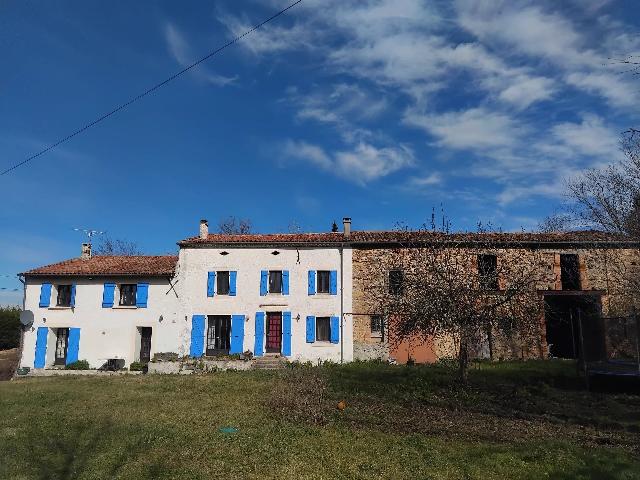 Guesthouses-Bed-&-Breakfast&nbsp;for sale&nbsp;CASTELNAUDARY 11400 Aude Languedoc Roussillon France: Castelnaudary: Lovely property, principle house, guest houses, private garden, pool and views. Short distance from Castelnaudary, a large rural property which has been sub-divided into 3 independent d...