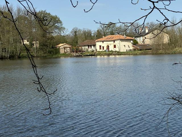 Agricultural-property&nbsp;for sale&nbsp;L’ISLE-JOURDAIN 86150 Vienne Poitou-Charentes France: Character farmhouse, mill and lake of 3.8 hectares. Properties like this don't come up very often...it's all about the lake and enjoying the wildlife and tranquillity it brings. <br />
<br />
At the end of a co...