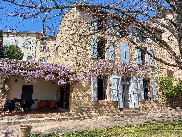 House for sale CORDES-SUR-CIEL 81170 Tarn Midi-Pyrénées France: Sought after location for this charming property with large, secluded pool. EXCLUSIVE TO BEAUX VILLAGES! This jewel, a rarity in one of the most beautiful villages in France, is located on the south s...