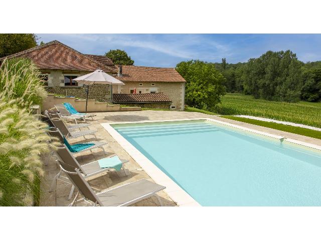 House&nbsp;for sale&nbsp;TOCANE-SAINT-APRE 24350 Dordogne Aquitaine France: Business opportunity. We are delighted to offer the opportunity to acquire a thoughtfully developed farmhouse and buildings, most recently used as a wellness/yoga retreat but which would equally lend ...