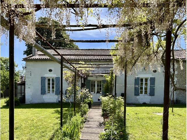 House&nbsp;for sale&nbsp;PETIT-BERSAC 24600 Dordogne Aquitaine France: Character stone house privately placed in a small village. This is a well-maintained 3-bedroom family home located in the heart of a small Dordogne village. <br />
<br />
You are within easy walking distance of...