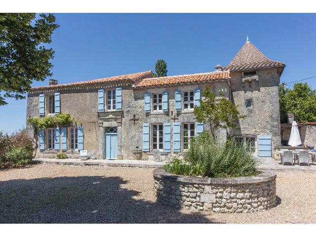 House&nbsp;for sale&nbsp;CHÂTEAUNEUF-SUR-CHARENTE 16120 Charente Poitou-Charentes France: Beautiful logis with pool, guest cottage and superb vineyard views. EXCLUSIVE TO BEAUX VILLAGES! Overlooking the vineyards, close to the facilities riverside town of Châteauneuf-sur-Charente, this be...