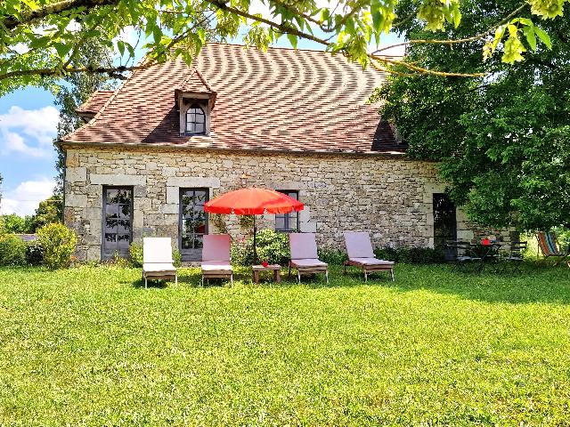 Huis te koop in&nbsp;BEAUMONTOIS EN PÉRIGORD 24440 Dordogne Aquitaine Frankrijk: Charmant stenen huisje met een prachtig uitzicht. Rustig gelegen op het platteland, op slechts 8 km van Beaumontois-en-Périgord. Dit schattige huisje heeft de WOW-factor van een charmant oud pand, ma...