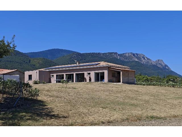 Huis te koop in SAINT-PAUL-DE-FENOUILLET 66220 Pyrénées-Orientales Languedoc Roussillon France: Woonhuis met een terrein van 3440 m2. Indeling: 6 vertrekken, 4 slaapkamers, 2 badkamers en een woonoppervlakte van 189 m2....