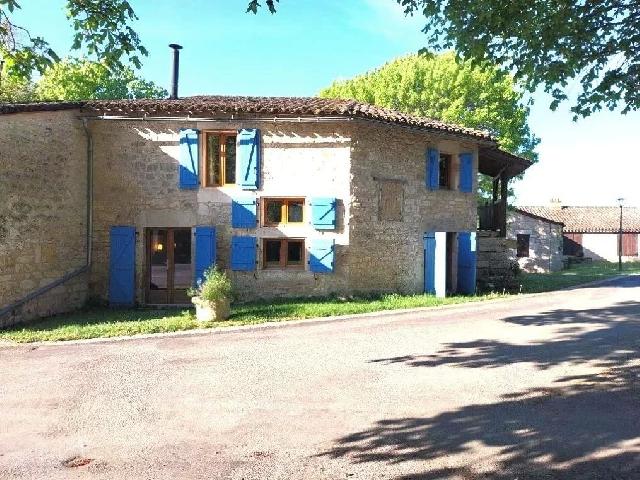 Huis te koop in CORDES-SUR-CIEL 81170 Tarn Midi-Pyrénées France: Charmante dorpswoning met modern interieur. EXCLUSIEF BIJ BEAUX VILLAGES! Gelegen in het hart van een gewild dorp op slechts 10 minuten van Cordes-sur-Ciel, combineert deze charmante woning karakter m...