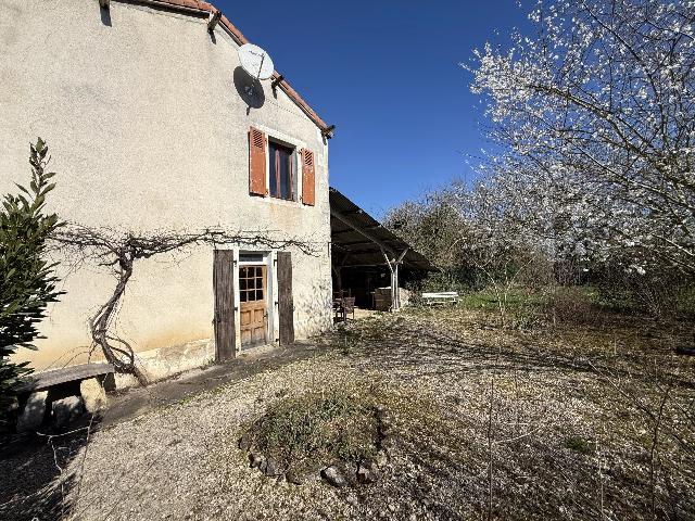 House&nbsp;for sale&nbsp;SAVIGNÉ 86400 Vienne Poitou-Charentes France: Two bedroom property close to Savigné. This stone property is situated in a hamlet near Savigné, which offers supermarkets, as well as the market town of Civray, where you can find restaurants, cafe...