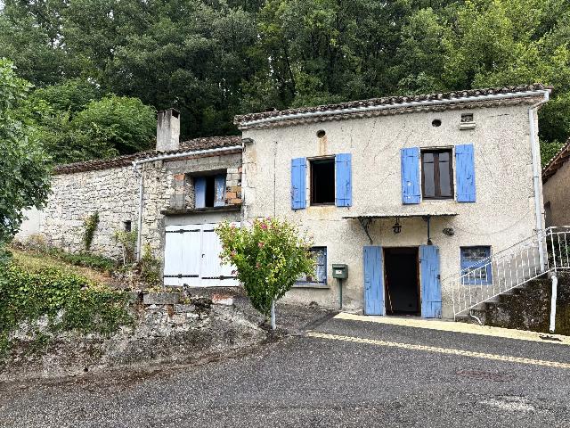 Huis te koop in TOUFFAILLES 82190 Tarn-et-Garonne Midi-Pyrénées France: Charmante dorpswoning in Touffailles met niet-aangrenzend bouwperceel. Gelegen in het pittoreske dorpje Touffailles, biedt deze woning van 61 m² een rustige woonomgeving. Met één slaapkamer en twee...