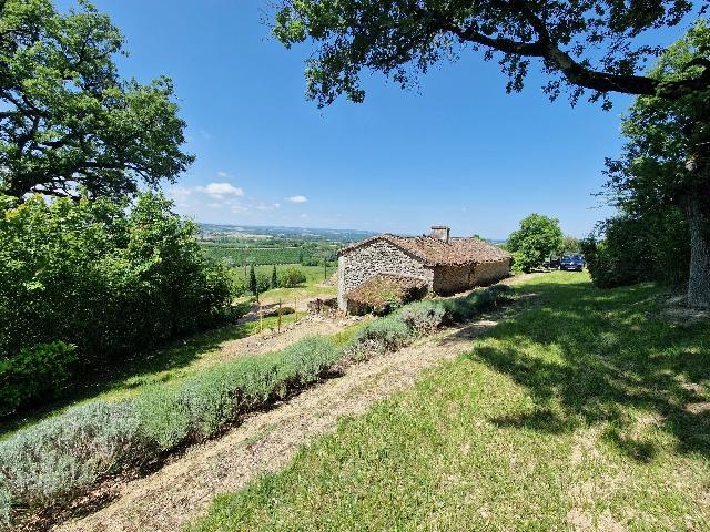 Bouwterrein te koop in MONSÉGUR 64460 Pyrénées-Atlantiques Aquitaine France: Prachtig perceel op een heuveltop met panoramisch uitzicht op het platteland - Monflanquin. Een uitzonderlijke kans om uw droomhuis te bouwen op een indrukwekkende heuveltop, met ononderbroken uitzich...