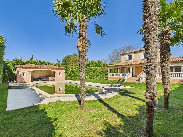 Huis te koop in BOUC-BEL-AIR 13320 Bouches-du-Rhône Provence Alpes Côte d'Azur France: Prachtige villa van 230 m², gelegen tussen Bouc Bel Air en Cabriès. Ontdek deze uitzonderlijke villa met een woonoppervlakte van circa 230 m², gelegen op een royaal perceel van 1700 m² in een rust...