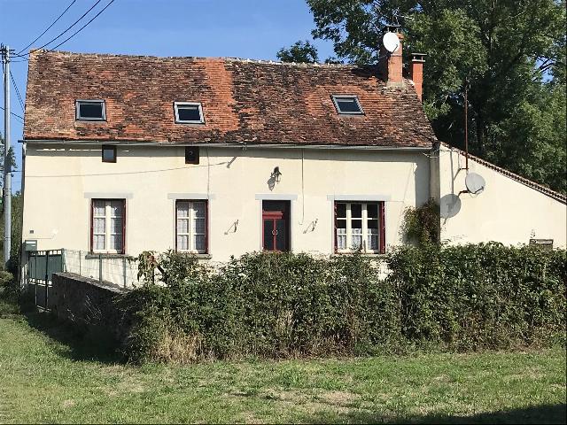 Maison &agrave; vendre &agrave;&nbsp;SAINT-MARTIN-LE-MAULT 87360 Haute-Vienne Limousin France: Maison en pierre dans un hameau tranquille avec terrain et piscine. À seulement une heure de Limoges et de son aéroport international, et proche des commerces, cette charmante maison en pierre est e...