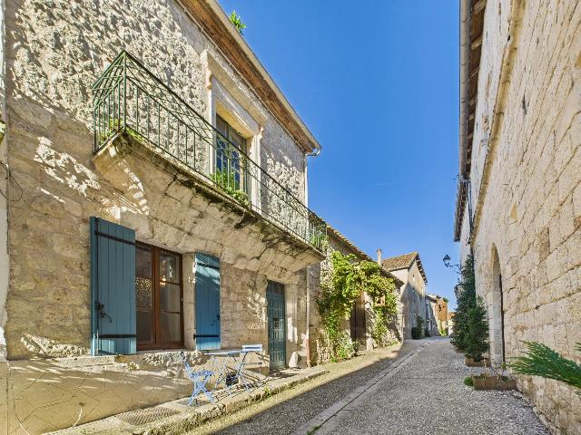House&nbsp;for sale&nbsp;TOURNON-D’AGENAIS 47370 Lot-et-Garonne Aquitaine France: Charming village house in the heart of the bastide of Tournon d'Agenais. EXCLUSIVE TO BEAUX VILLAGES! Just a stone's throw from the main square of this royal bastide, listed as one of the Most Beautif...