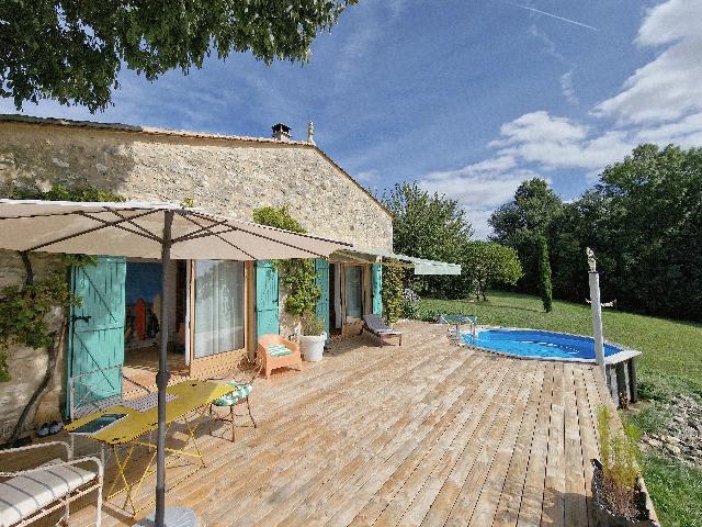 House&nbsp;for sale&nbsp;LAUZUN 47410 Lot-et-Garonne Aquitaine France: Beautifully located 3 bed stone house with extensive views. EXCLUSIVE TO BEAUX VILLAGES! Set in a peaceful location close to the village of Lauzun and within a short drive of many of the local bastide...