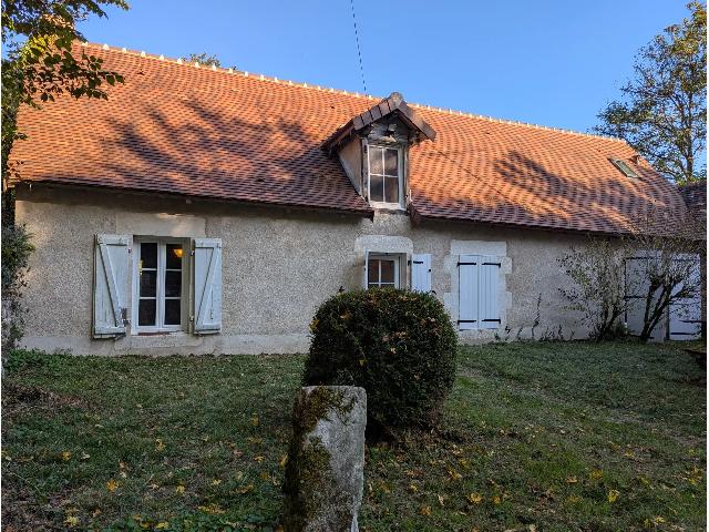 Huis te koop in BÉTHINES 86310 Vienne Poitou-Charentes France: Karakteristieke cottage omgeven door prachtige bossen. Gelegen in een klein gehucht en omgeven door prachtige bossen, is deze woning doordrenkt van karakter en originele elementen. Alle leefruimte bev...