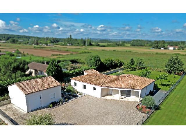 House for sale BERGERAC 24100 Dordogne Aquitaine France: Bright single-storey modern home with garden and garage. Located less than ten minutes from Bergerac, this attractive modern single storey home built in 2013 enjoys a peaceful country setting without ...
