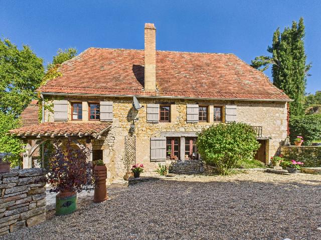 Gîtes/Chambres d'hôtes te koop in DAGLAN 24250 Dordogne Aquitaine France: Bloeiende gîte te koop in het hart van de Périgord Noir, Dordogne. EXCLUSIEF BIJ BEAUX VILLAGES! Een unieke kans om een ​​succesvol gîtecomplex te koop aan te schaffen in de Dordogne, gelegen i...
