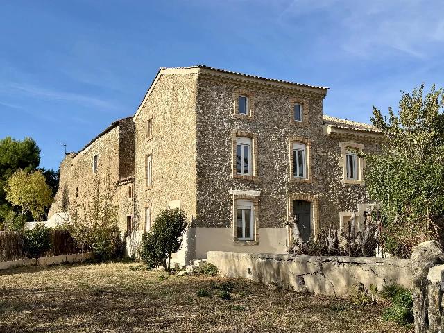 Huis te koop in POUZOLS-MINERVOIS 11120 Aude Languedoc Roussillon France: Voormalig wijnmakershuis met charme en elegantie in het hart van de Minervois. In het pittoreske dorpje Pouzols-Minervois ligt dit charmante voormalige wijnmakershuis, volledig gerenoveerd en combinee...